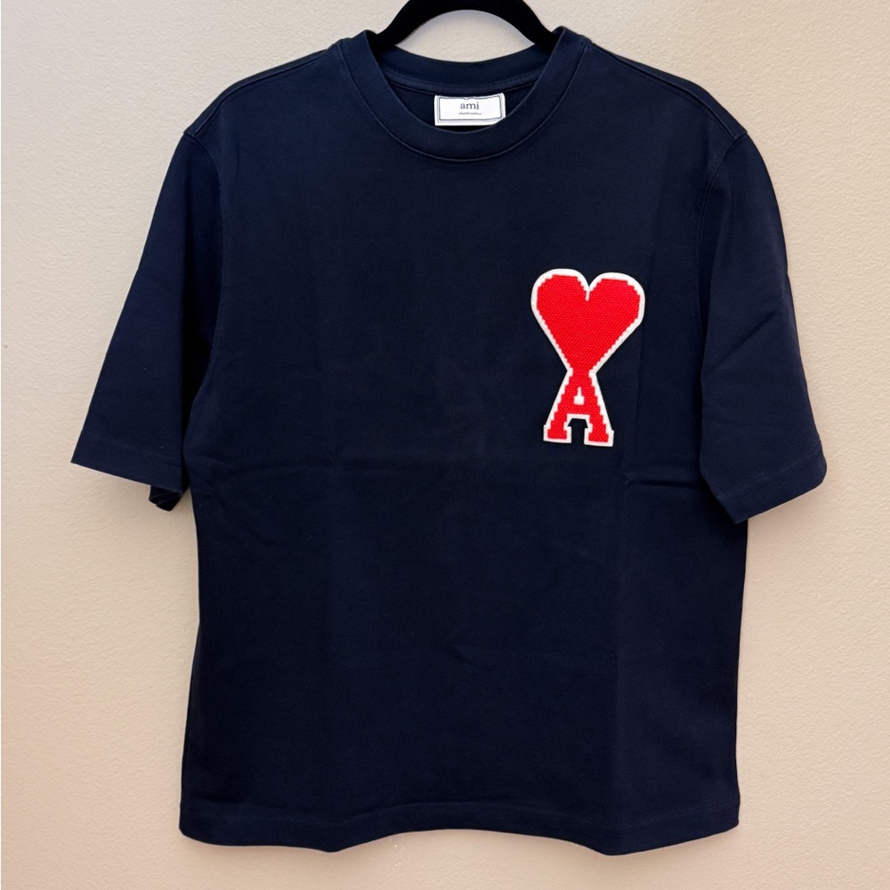AMI PARIS Alexandre Navy Blue Color Red Heart Crewneck T-shirt XS Unisex